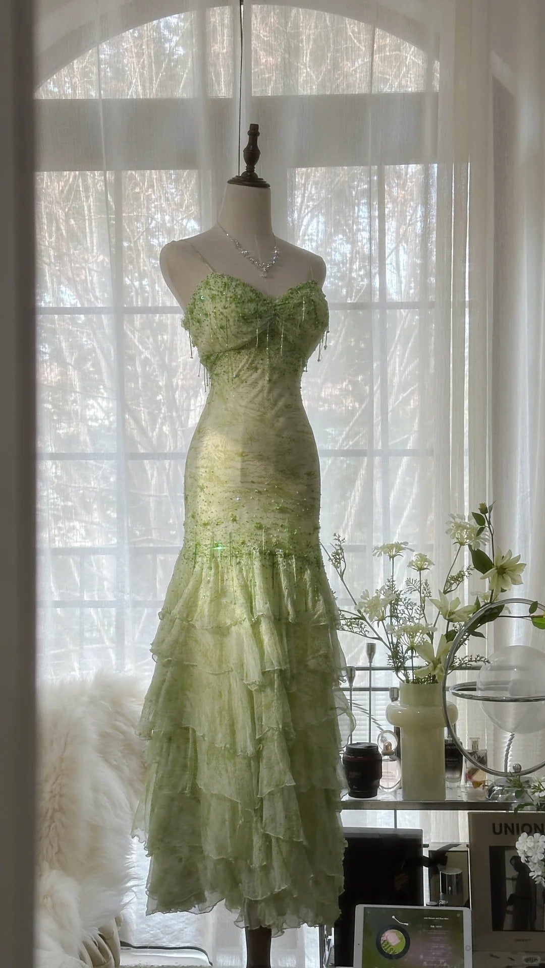Green Romantic Fashion Elegant Exquisite Beaded Spaghetti Straps Tassel Long Chiffon Ruffle Ball Gown Evening Gown Party Dress gh4055