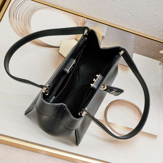 DIOR SMALL KEY BAG BLACK