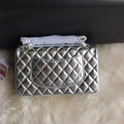 CHANEL Classic Flap Medium