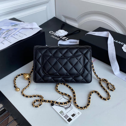 CHANEL Classic Wallet On Chain