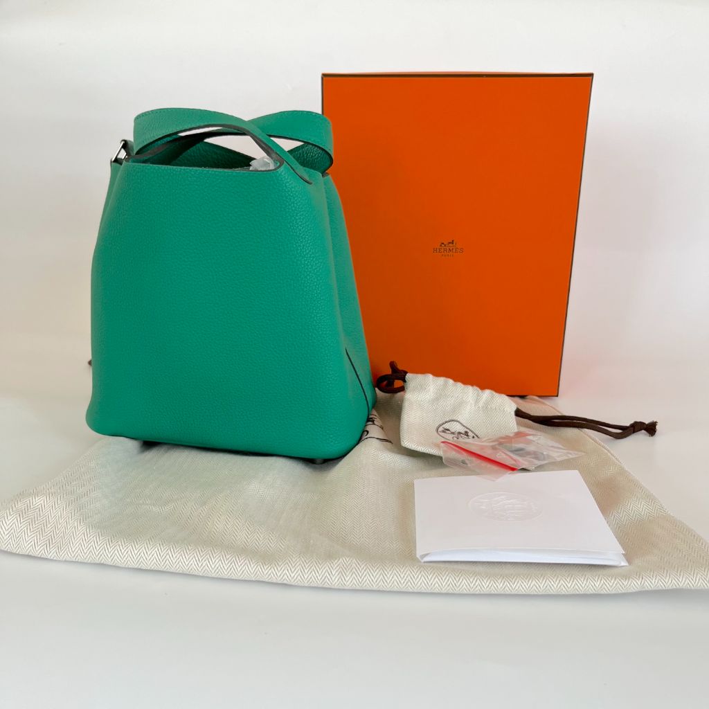 Hermès Picotin Lock 18 Taurillon Maurice Vert Jade Bag