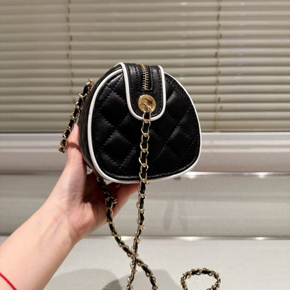 CHANEL CLUTCH WITH CHAIN BLACK AND WHITE 18CM