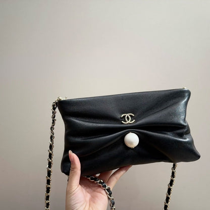 CHANEL CLUTCH WITH CHAIN GOLD TONE METAL BLACK 24CM AP4613 B20166 94305