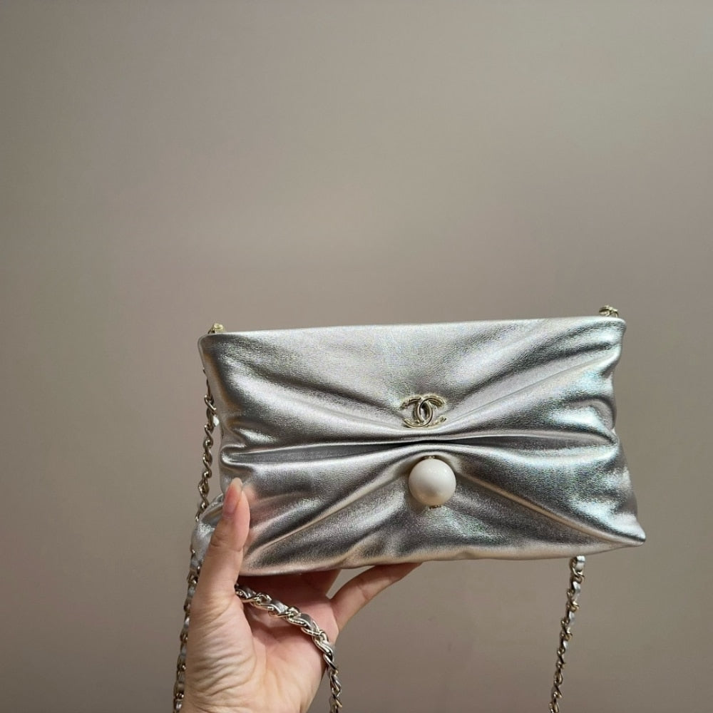 CHANEL CLUTCH WITH CHAIN GOLD TONE METAL SILVER 24CM AP4613 B20166 94306