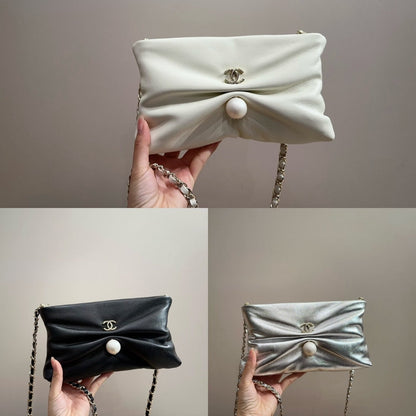 CHANEL CLUTCH WITH CHAIN GOLD TONE METAL SILVER 24CM AP4613 B20166 94306