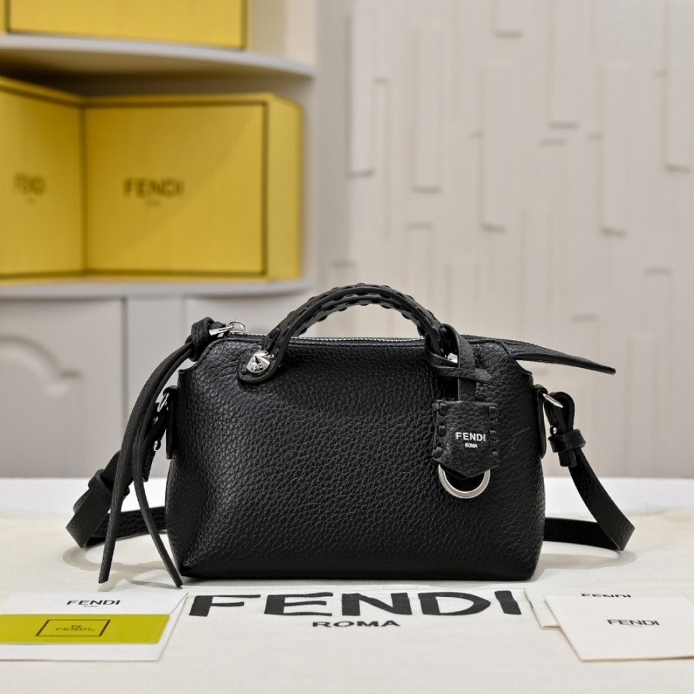 FENDI BY THE WAY SELLERIA MEDIUM BLACK 20CM 8BL155ASU2F0GXN