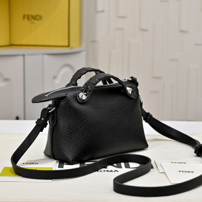 FENDI BY THE WAY SELLERIA MEDIUM BLACK 20CM 8BL155ASU2F0GXN