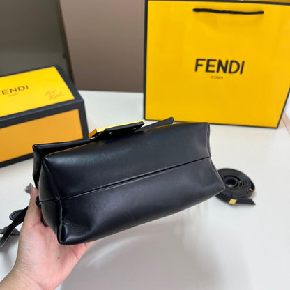 FENDI MAMMA BAGUETTE MEDIUM BLACK 18CM 8BS105ABVEF0KUR