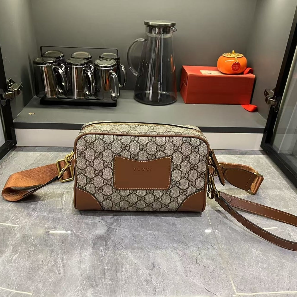 GUCCI GG EMBLEM SMALL CROSSBODY BAG BROWN 23CM ‎821155 FAED3 9786