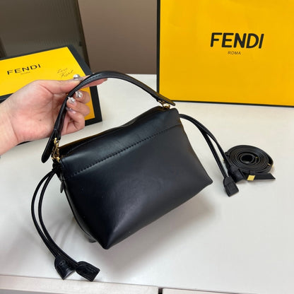 FENDI MAMMA BAGUETTE MEDIUM BLACK 18CM 8BS105ABVEF0KUR