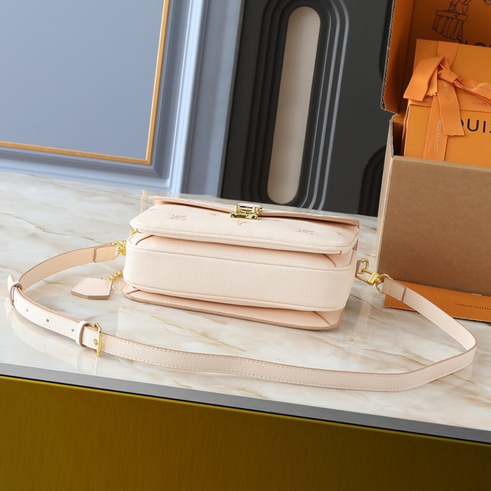 LOUIS VUITTON POCHETTE MÉTIS EDEN 25CM M14977