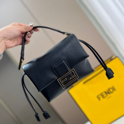 FENDI MAMMA BAGUETTE MEDIUM BLACK 18CM 8BS105ABVEF0KUR