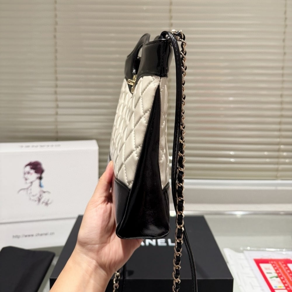 CHANEL 31 MINI SHOPPING BAG PATENT GOLD TONE METAL 23CM