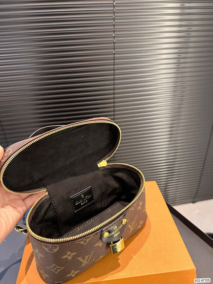 Louis Vuitton M47125 Vanity Chain Pouch