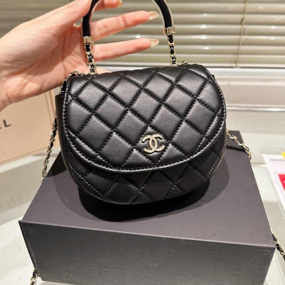 CHANEL 25C CLASSIC CLUTCH WITH CHAIN BLACK 16CM