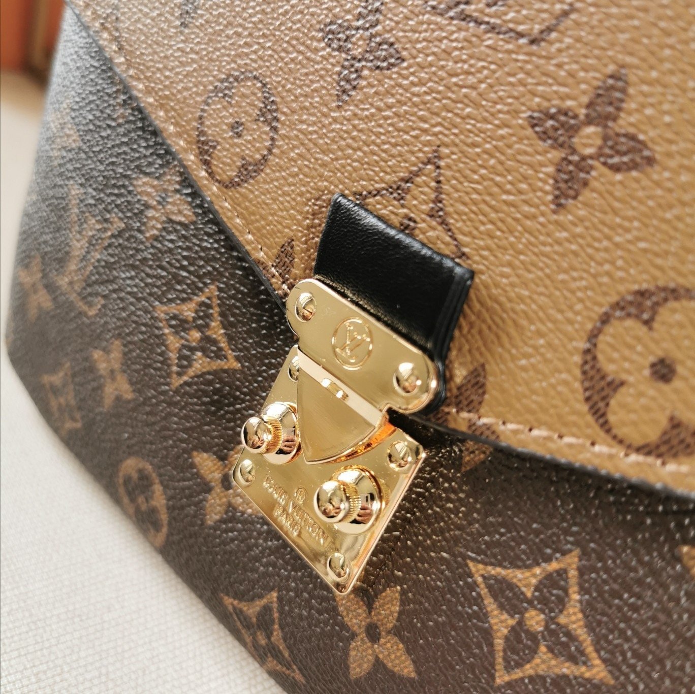 Louis Vuitton Metis