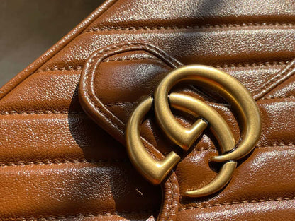 Gucci GG Marmont Mini Top Handle Bag 583571  21x15.5x8cm