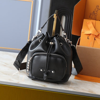 LOUIS VUITTON NOÉ CARGO BLACK 24CM M13985