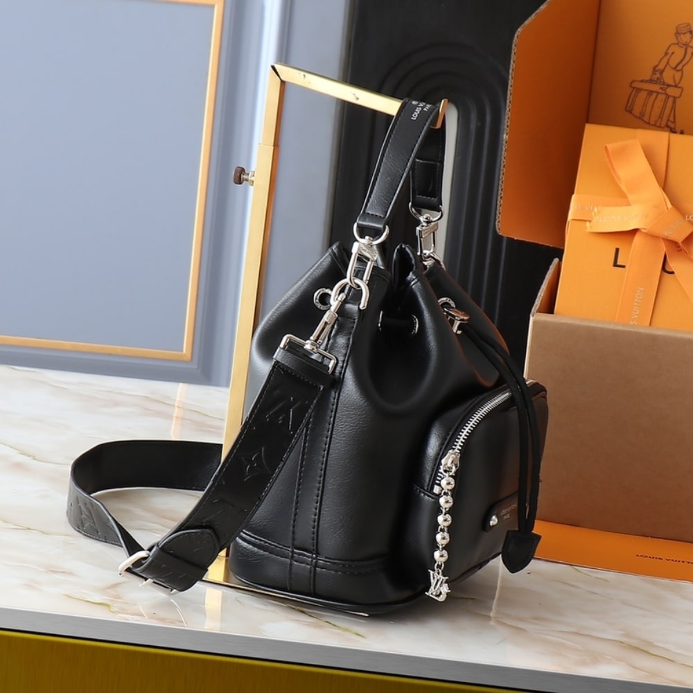 LOUIS VUITTON NOÉ CARGO BLACK 24CM M13985