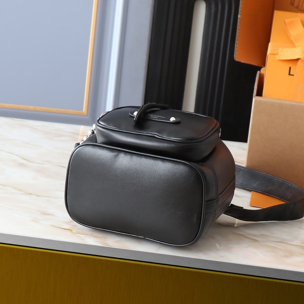 LOUIS VUITTON NOÉ CARGO BLACK 24CM M13985