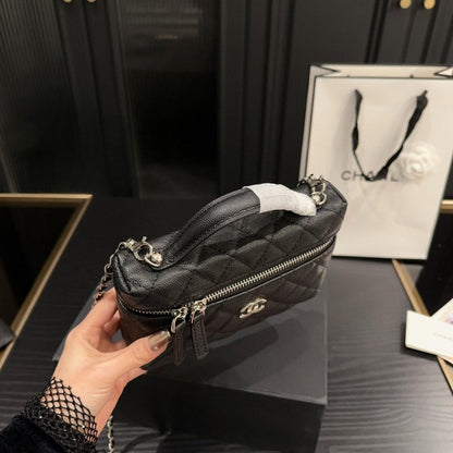 CHANEL 25C MATELASSE VANITY WHITE 19CM