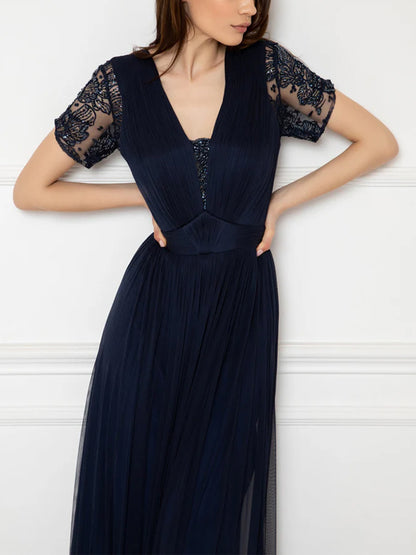 V-neck Lace Solid Color Maxi Dress