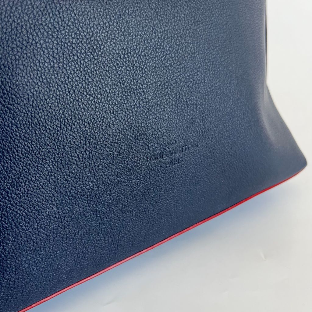 Louis Vuitton navy leather Lockme Go Tote bag