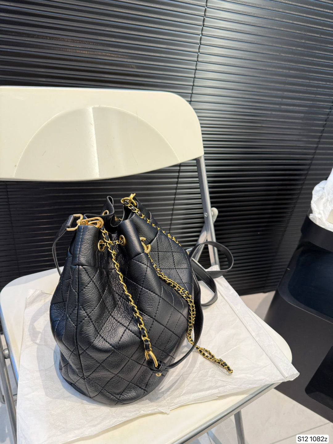 Louis Vuitton LV Black Tote Bag Slidable Metal Chain 26x17cm