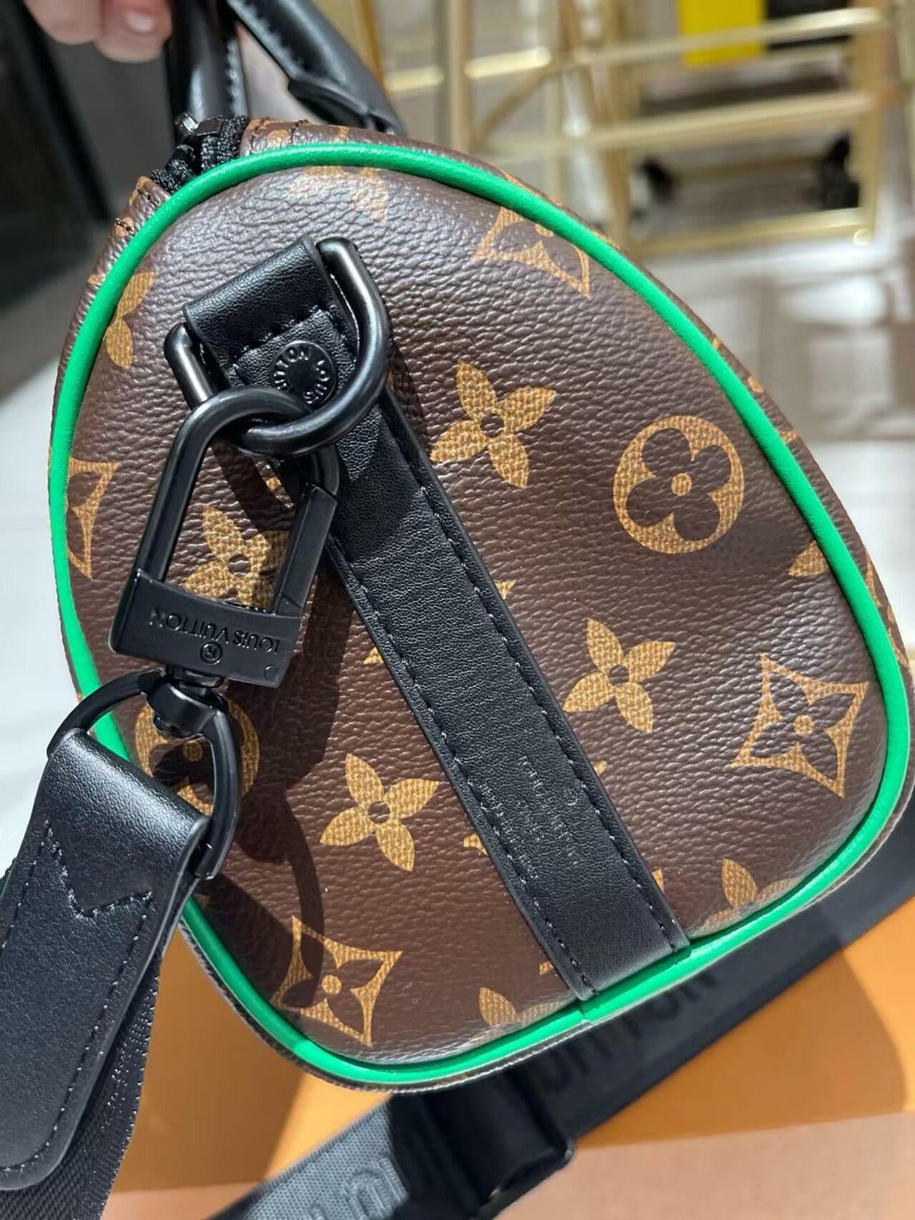 Louis Vuitton Keepall Bandouliere 25