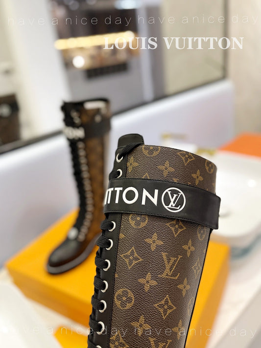 Premium LUV BOOTS 032