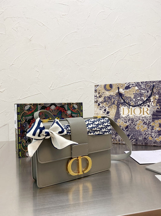 Dior 30 Montaigne Bag