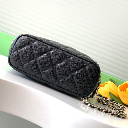 CHANEL Classic Chain Hobo