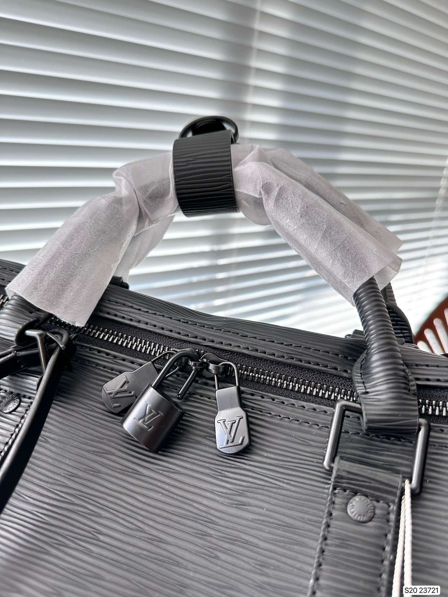 Black Epi Louis Vuitton Keepall 45