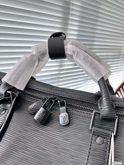 Black Epi Louis Vuitton Keepall 45