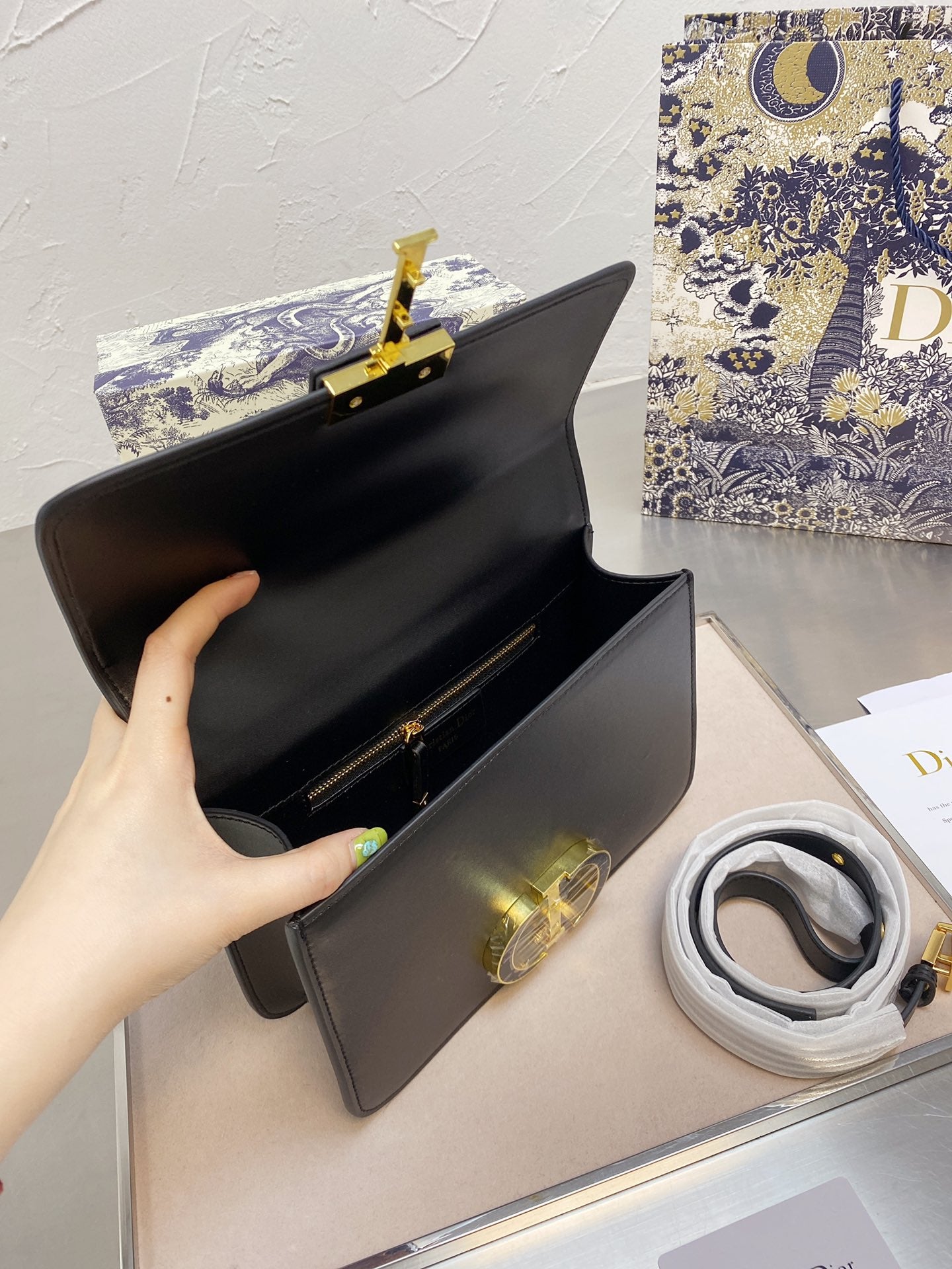 Dior 30 Montaigne Chain Bag