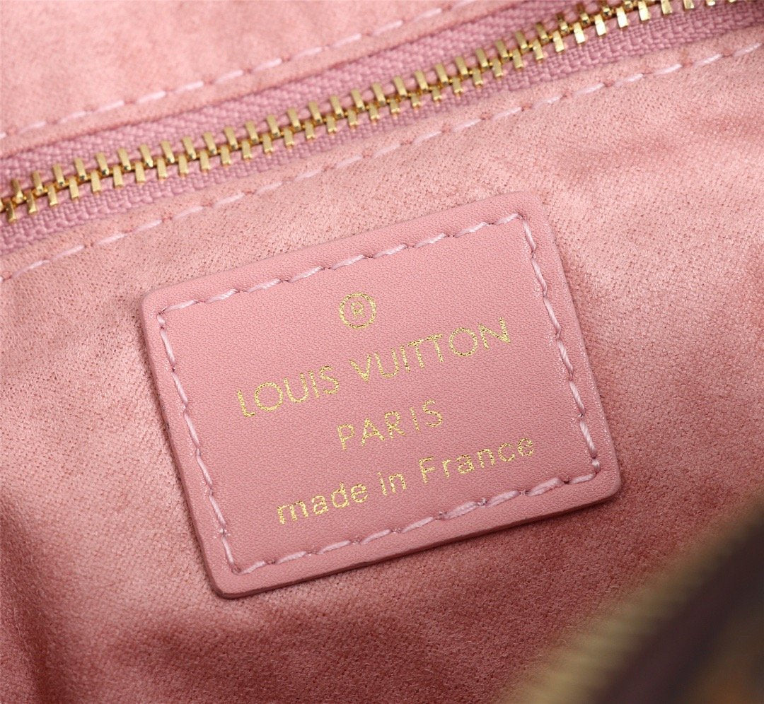 Louis Vuitton Petite Malle