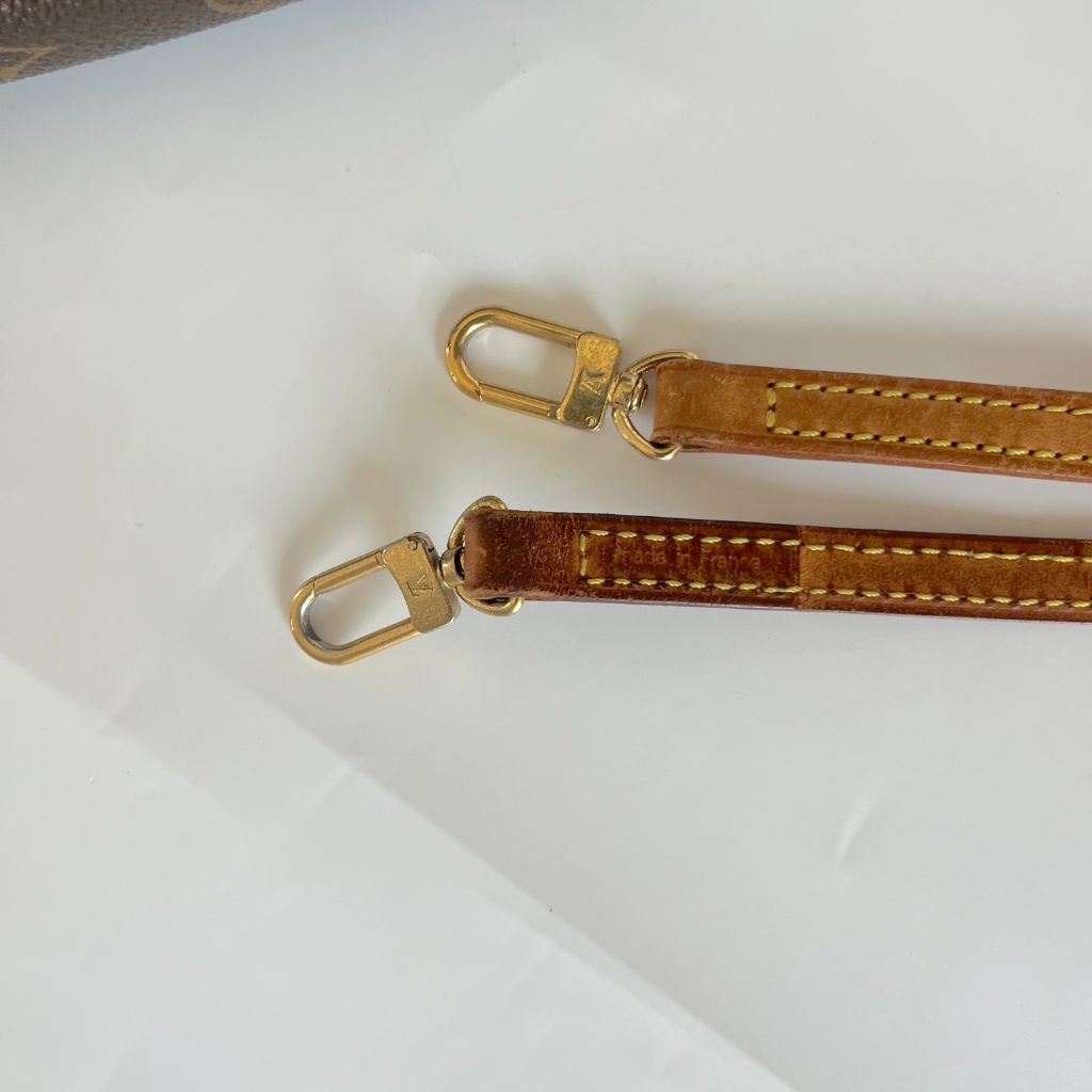 Louis Vuitton x Takashi Murakami 2004 Pochette shoulder bag