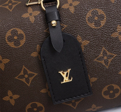 Louis Vuitton Petite Malle
