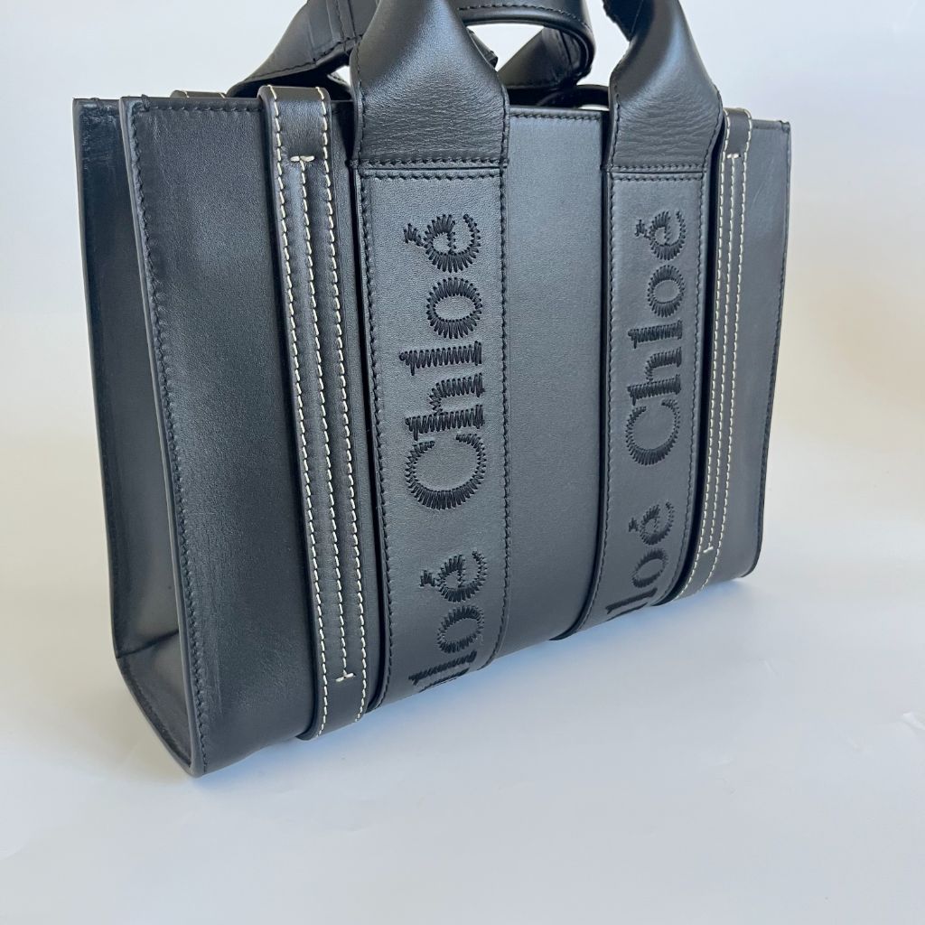 Chloè Small Woody Tote Bag in Black