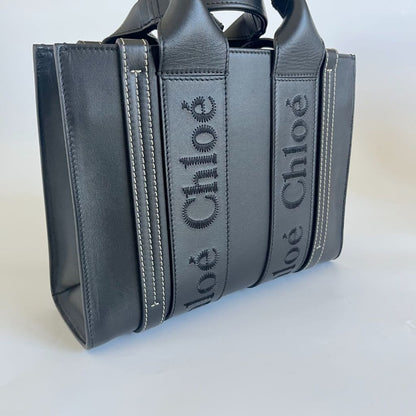 Chloè Small Woody Tote Bag in Black