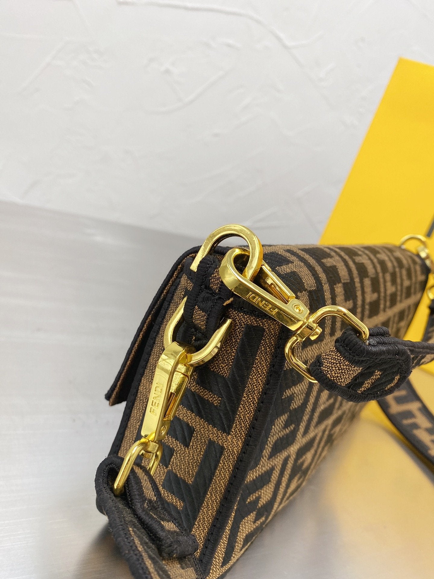 Fendi Baguette Bag Aus Canvas In Braun