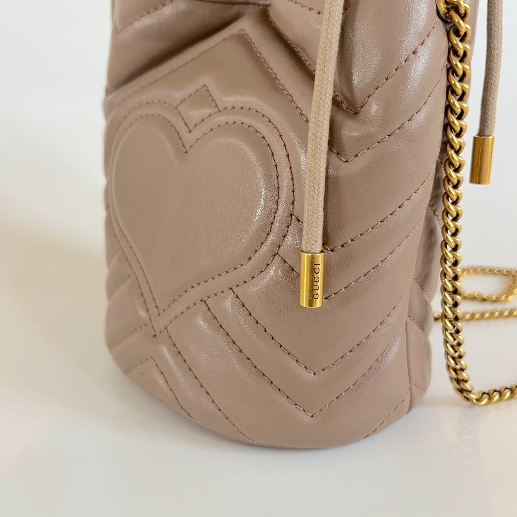 Gucci GG Marmont mini bucket bag