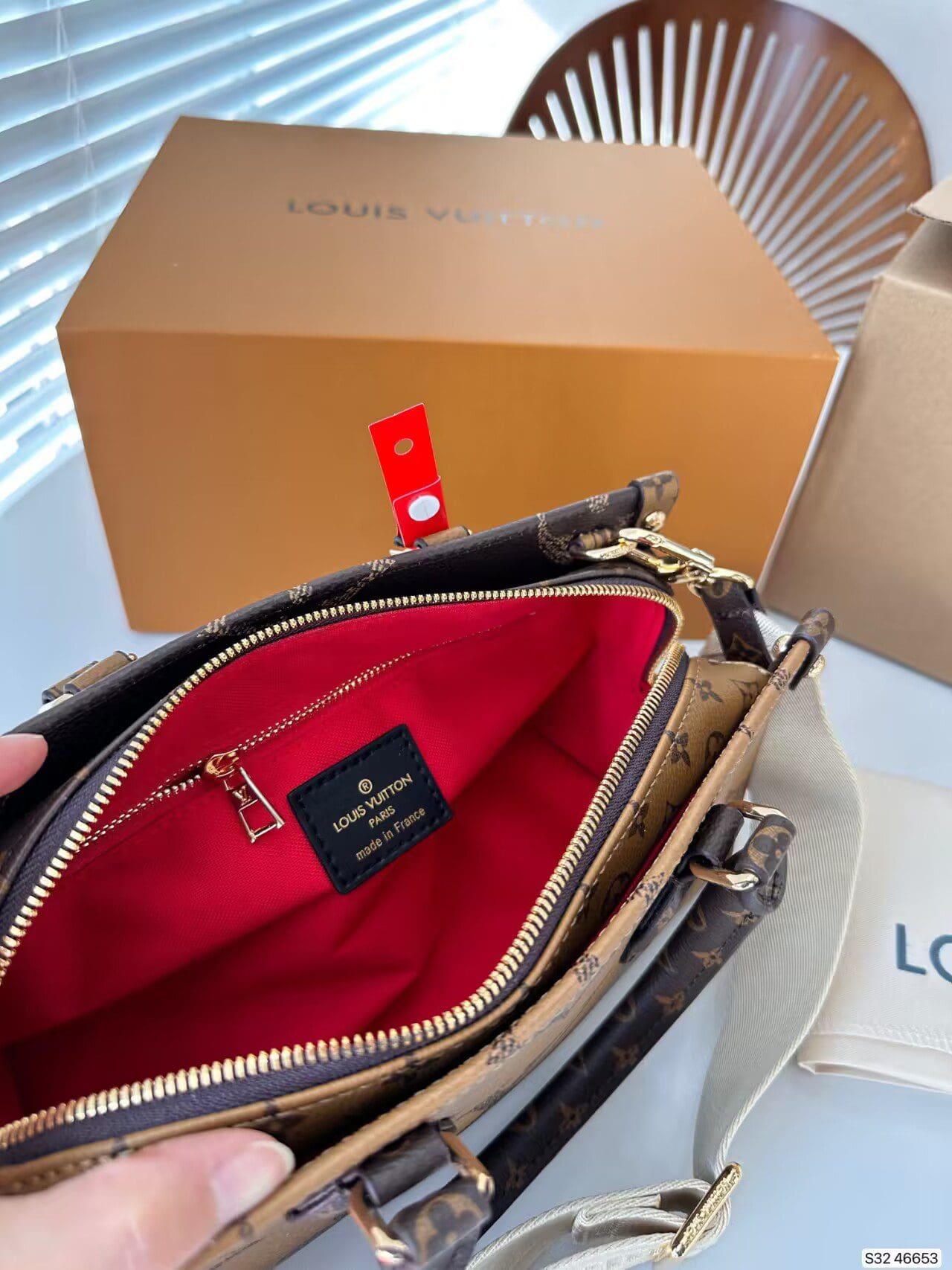 Louis Vuitton ONTHEGO EAST WEST handbag M46653