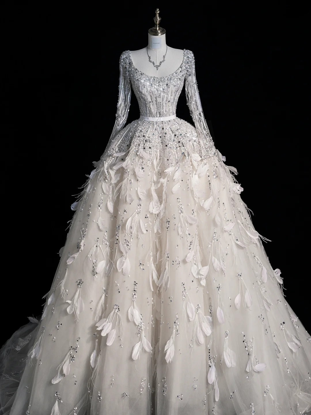 White Silver Sequins Luxurious Sparkling Gorgeous Elegant Beautiful Exquisite Beaded Long Sequin Floor Length Sleeve Ball Gown Evening Gown Wedding Dress Saudi Arabia Dress gh4111