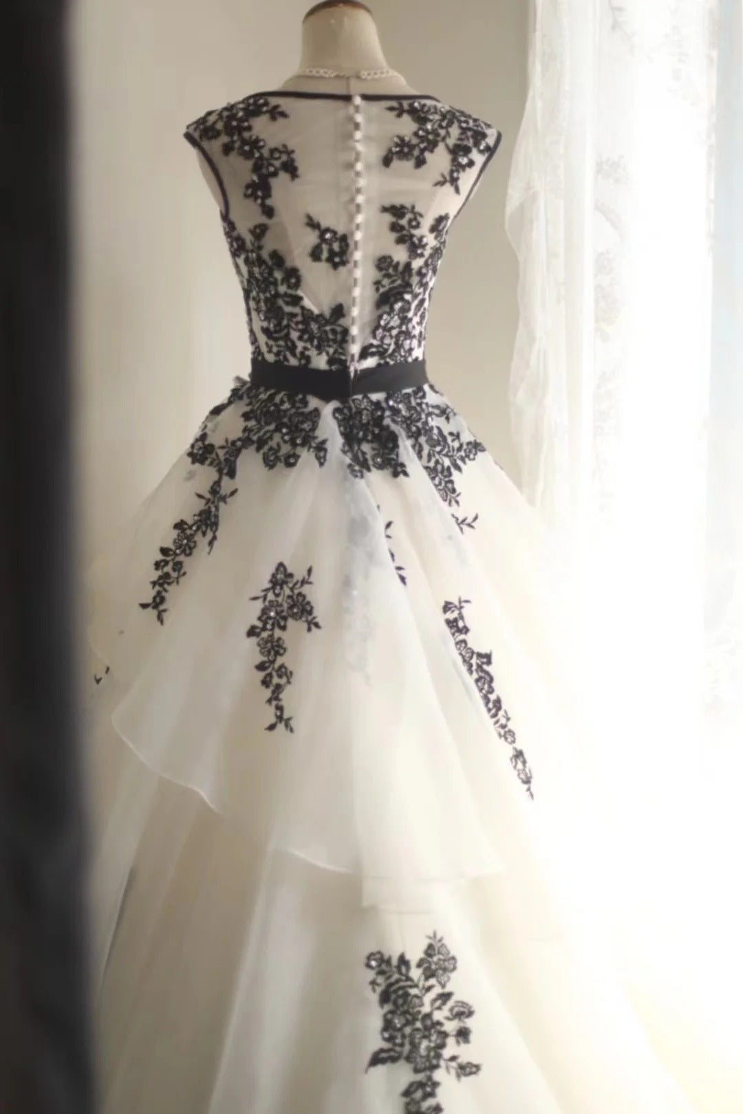 Black Swan Lace Floral Long Tulle Princess Ball Gown Evening Gown Wedding Dress gh4324