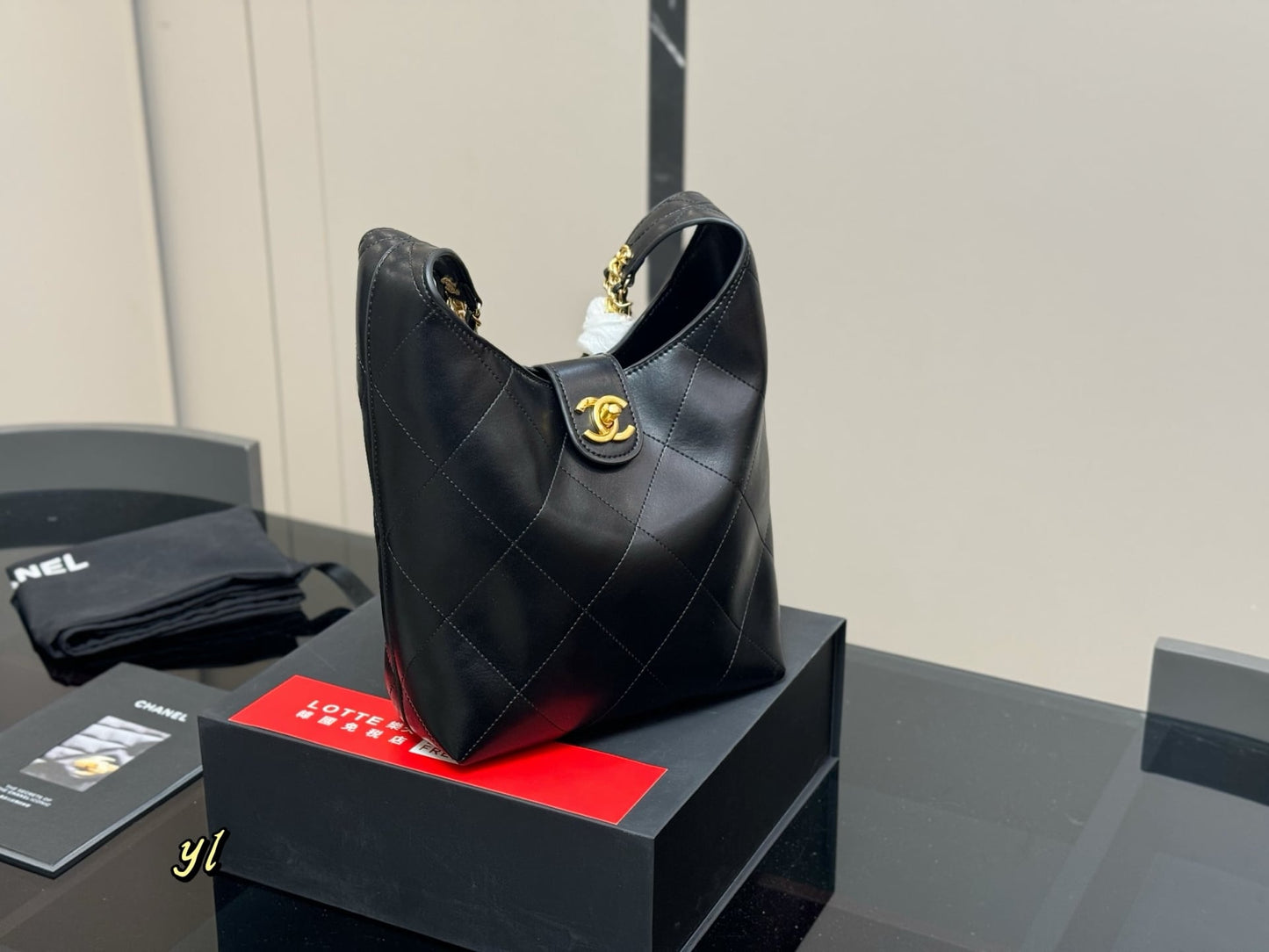 CHANEL LARGE HOBO BAG SHINY GOLD TONE METAL BLACK 21CM AS5410 B19776 94305