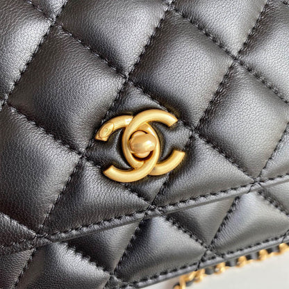 CHANEL Classic Wallet On Chain