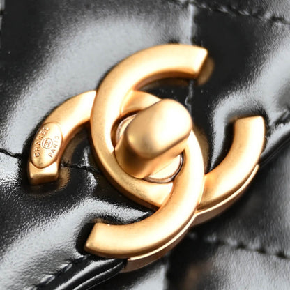 CHANEL Classic Wallet On Chain