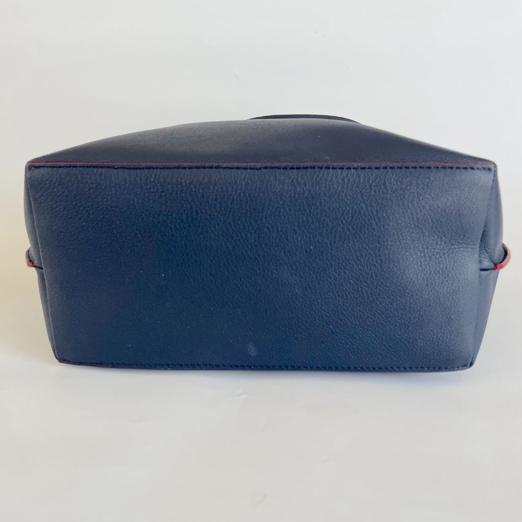 Louis Vuitton navy leather Lockme Go Tote bag