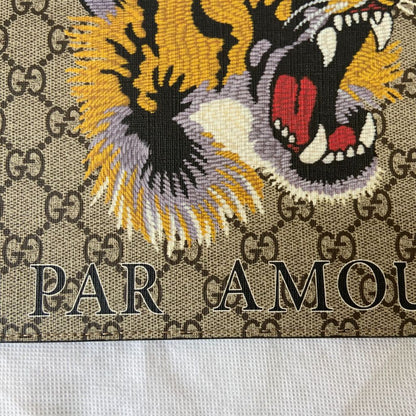 Gucci Canvas Beige GG Supreme 'l' Aveugle Par Amour' Tiger Pouch in Natural